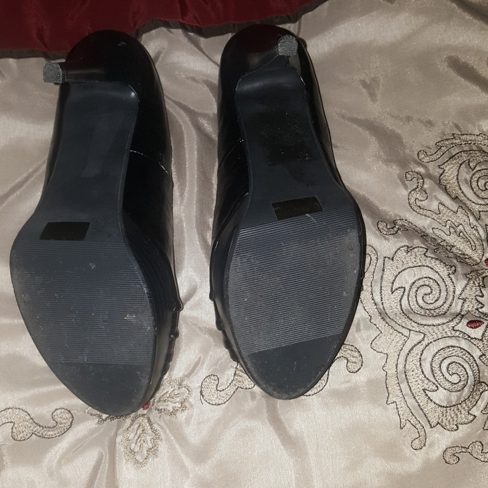 Shoes - Picture 3 of 3